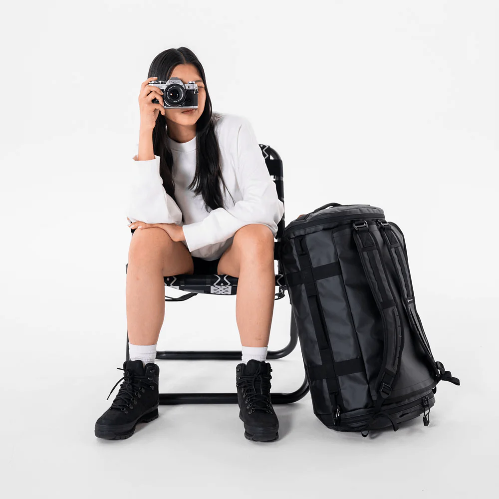 CARRYALL Duffel 40L in Black - Image 6