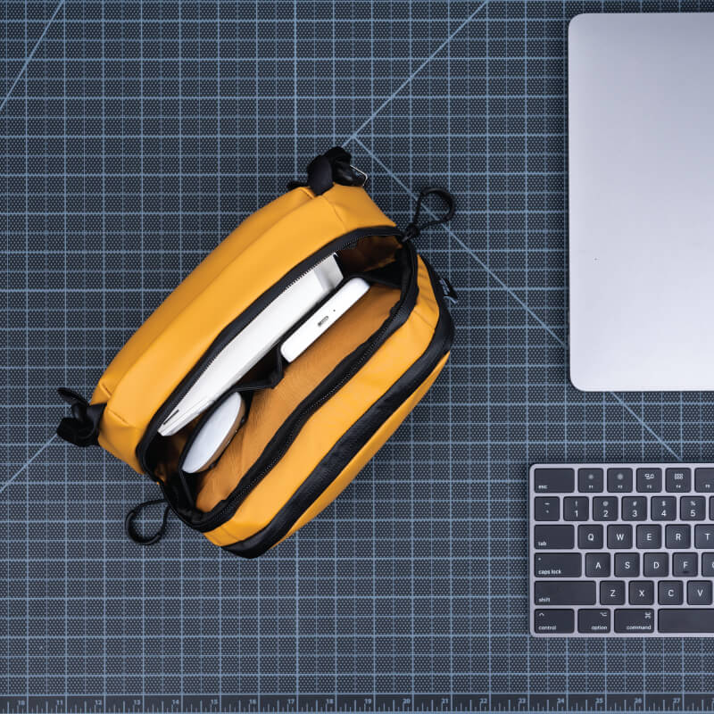 Tech Bag Large in Dallol Yellow - Image 5